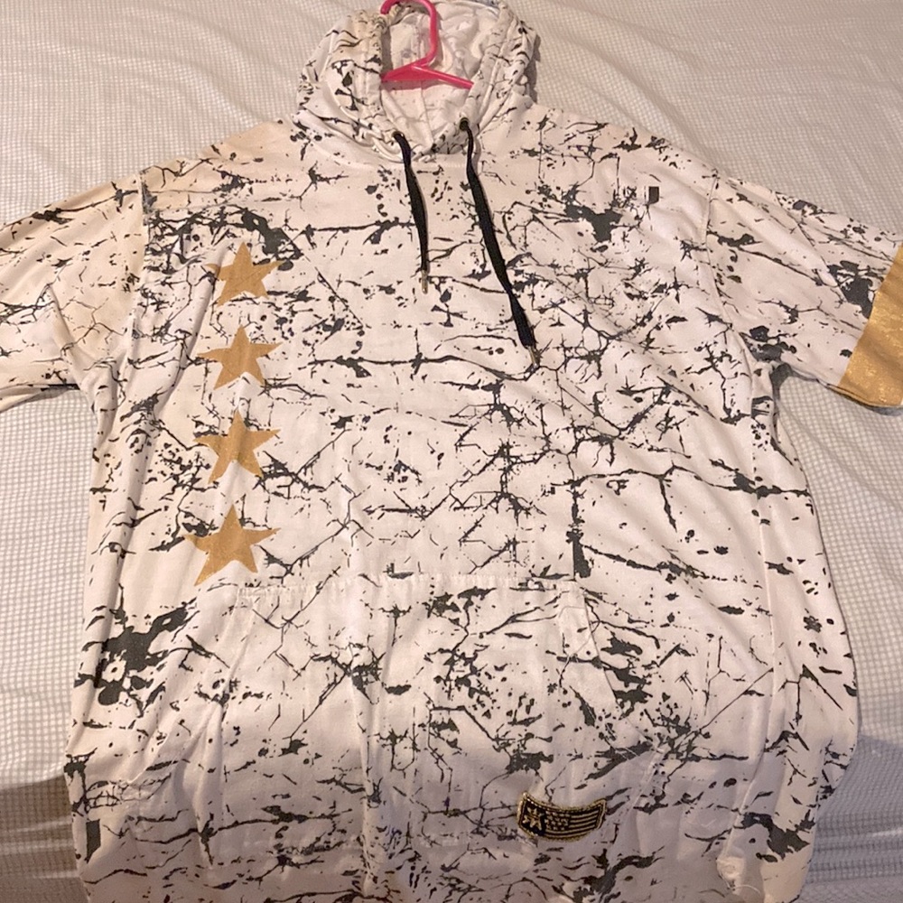 Red Ape 3XL short sleeve shirt with hood.